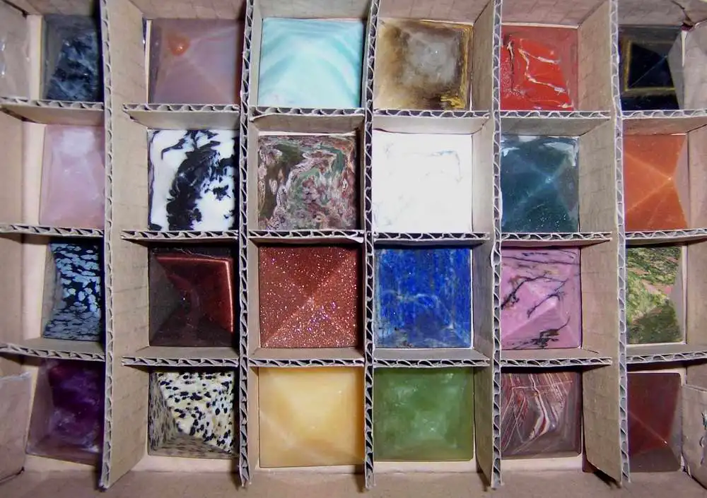 Semi Precious Stone Fashion Crystal Pyramid Gifts <Esb01640>